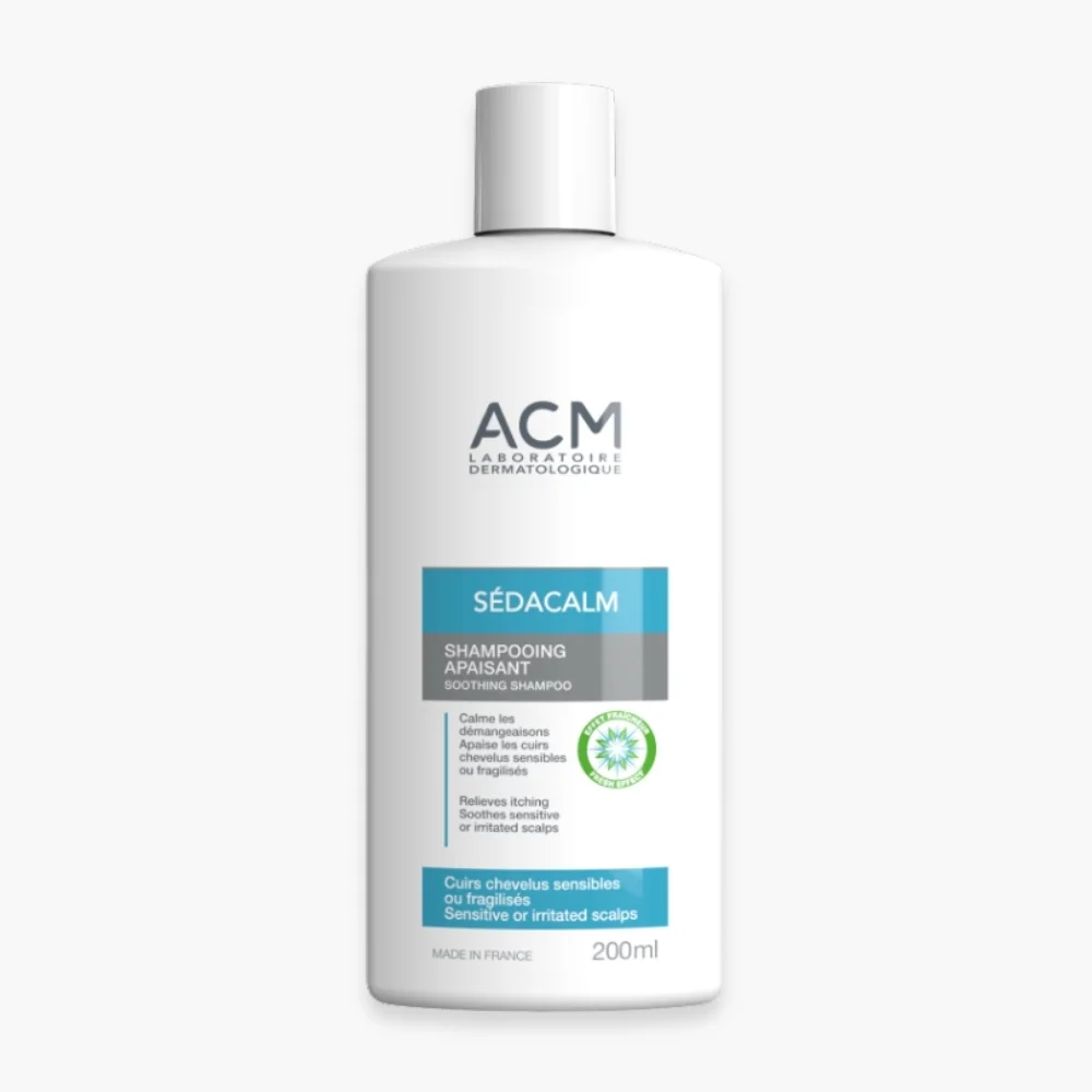 acm-sedacalm-shampoing-apaisant-200ml.jpg Flacon blanc et bleu ACM Sédacalm shampooing apaisant 200 ml cuir chevelu sensible