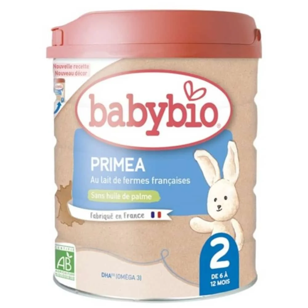 babybio-primea-2-au-lait-de-ferme-sans-huile-de-palme-6-12mois-bio-800g.jpg Boîte de lait infantile Babybio Primea 2, couvercle rouge, lapin blanc, certifié AB
