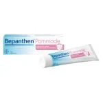 Tube et boîte bleu-rose Bepanthen Pommade 30g sur fond blanc