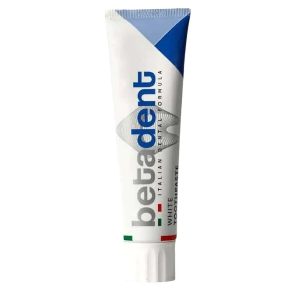 betadent-dentifrice-blancheur-100ml.jpg Tube de dentifrice Betadent White blanc et bleu, formule dentaire italienne