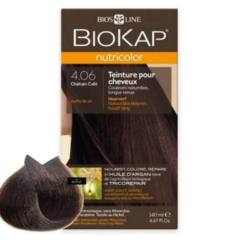 biokap-nutricolor-coloration-naturelle-cheveux-140ml-406-chatain-cafe.jpg Étui Biokap Nutricolor 4.06 Châtain Café 140 ml avec mèche de cheveux colorée