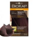 Étui Biokap Nutricolor 4.4 Châtain Cuivré 140 ml avec mèche de cheveux colorée