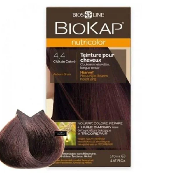 Étui Biokap Nutricolor 4.4 Châtain Cuivré 140 ml avec mèche de cheveux colorée