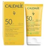 Étui et tube jaunes Caudalie Vinosun Protect Crème SPF50 50 ml visage