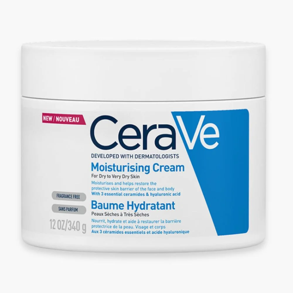 cerave-baume-hydratant-peau-seche-a-tres-seche-340g.jpg Pot blanc CeraVe Baume Hydratant 340g, étiquette bleue avec logo CeraVe