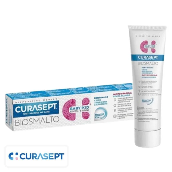 Étui bleu et tube dentifrice Curasept Biosmalto Baby-Kid goût fraise