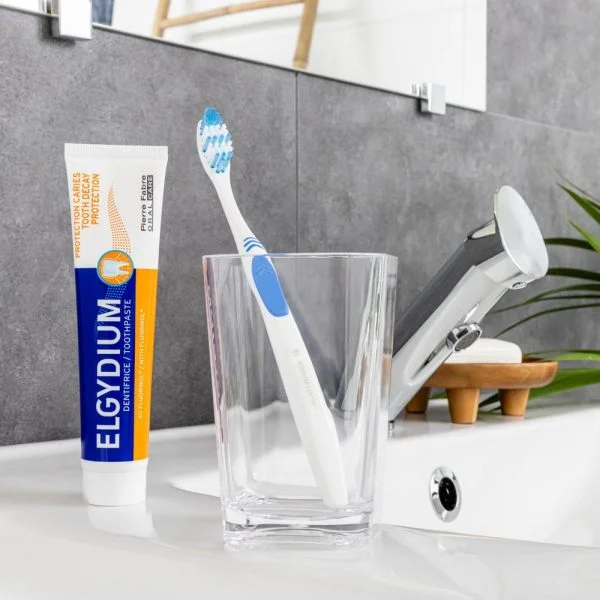 Elgydium Brosse à Dents Basic Medium 1u – photo 2