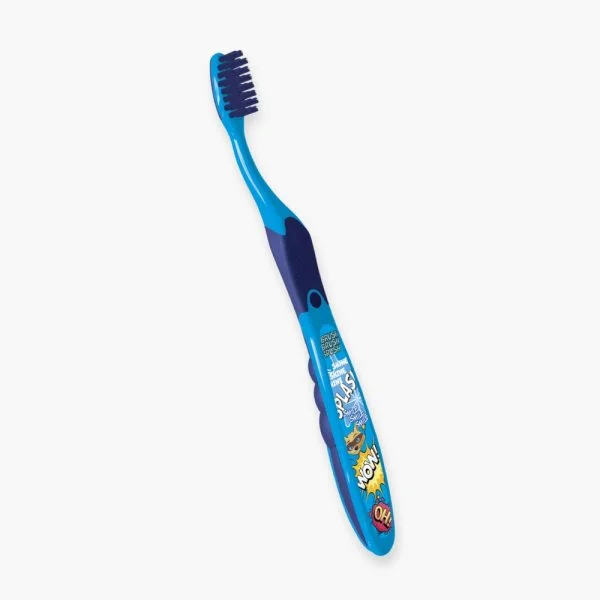 Brosse à dents Elgydium Junior souple bleue à motifs bande dessinée