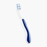 Brosse à dents pliable Elgydium Pocket, manche blanc et bleu