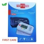 Boîte First Care tensiomètre digital NZ283, écran et brassard visibles