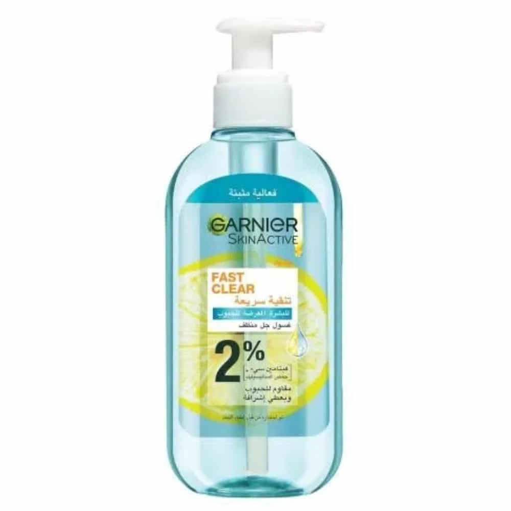 garnier-skin-active-fast-clear-gel-nettoyant-moussant-anti-acne-avec-de-lacide-salicylique-200ml.jpg Flacon pompe transparent bleu Garnier SkinActive Fast Clear gel nettoyant moussant visage