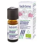 Flacon ambré Ladrôme Huile Essentielle Bio Géranium Bourbon et étui illustré de fleurs roses