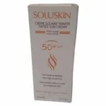 Étui blanc Soluskin crème solaire teintée teinte claire SPF 50+ 50 ml