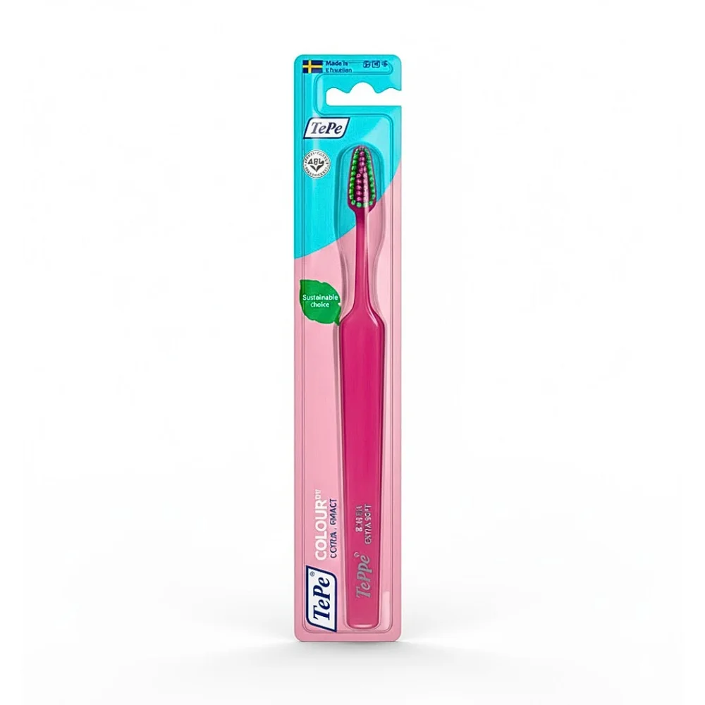 tepe-tepe-brosse-a-dents-colour-rose-clair-soft-1u.jpg Brosse à dents TePe Colour rose sous blister rose, brins verts et roses