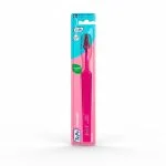 Brosse à dents TePe Colour rose vif sous blister, tête à brins bicolores