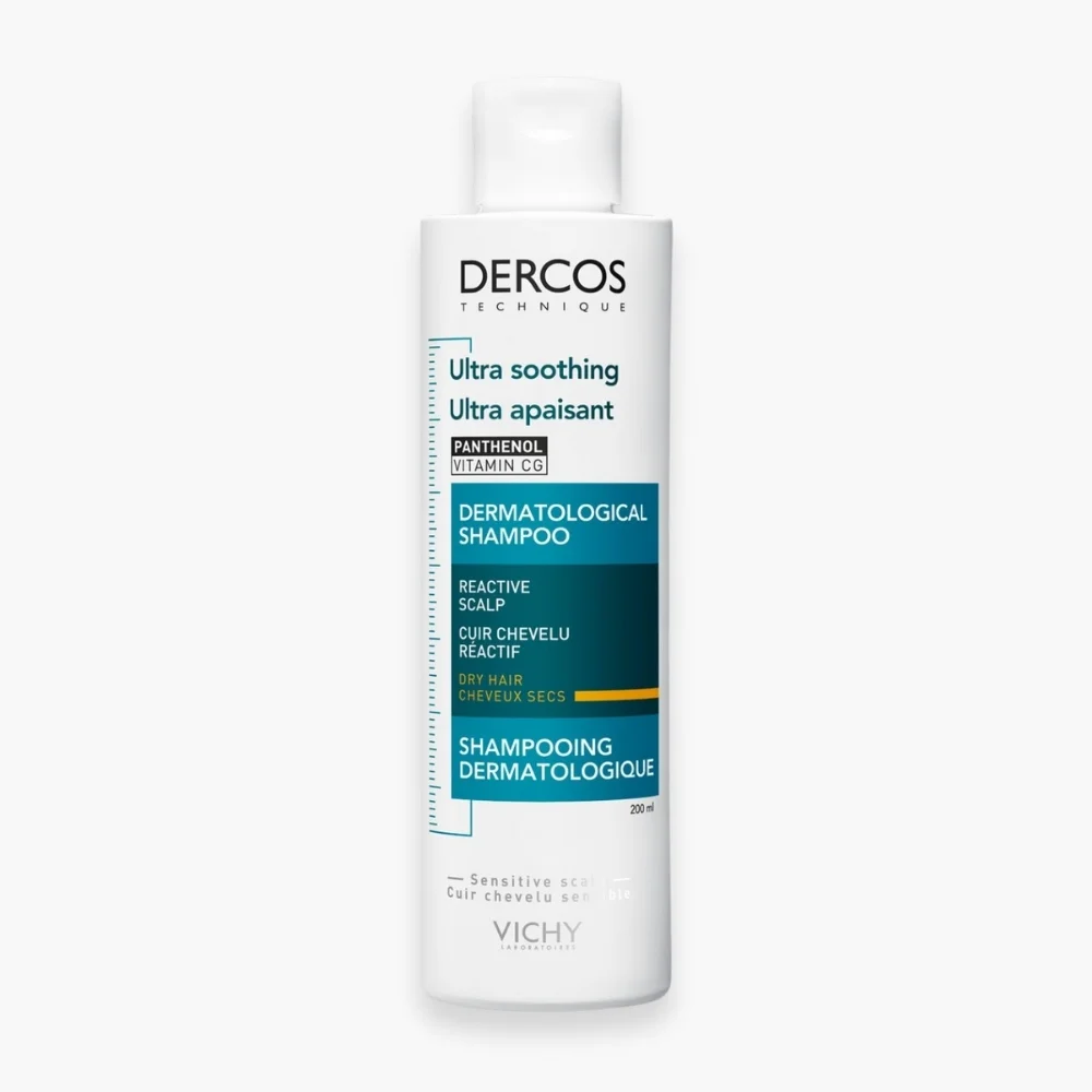 vichy-dercos-ultra-apaisant-shampoing-dermatologique-cheveux-secs-200ml.jpg Flacon blanc et bleu Dercos Ultra apaisant shampooing cheveux secs 200 ml