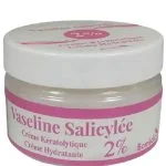 Pot blanc de vaseline salicylée 2 % avec étiquette rose