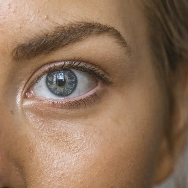 Contour des Yeux