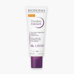 Tube blanc SPF50+ à capuchon violet Bioderma Cicabio Crème+ 40 ml